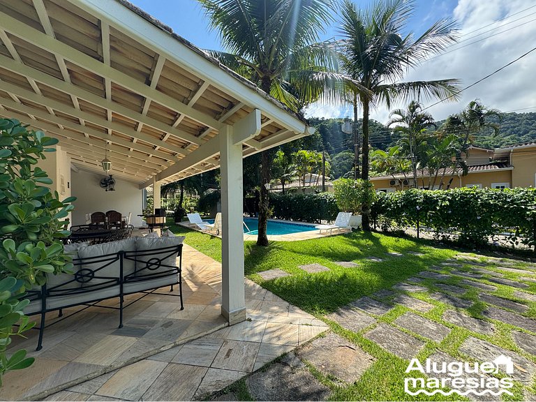 House with Private Pool 150m from Pauba Beach