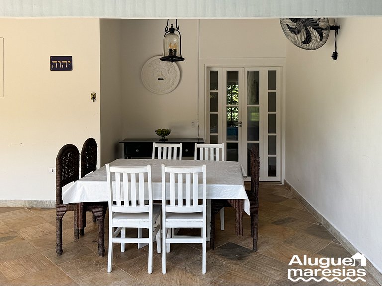 House with Private Pool 150m from Pauba Beach