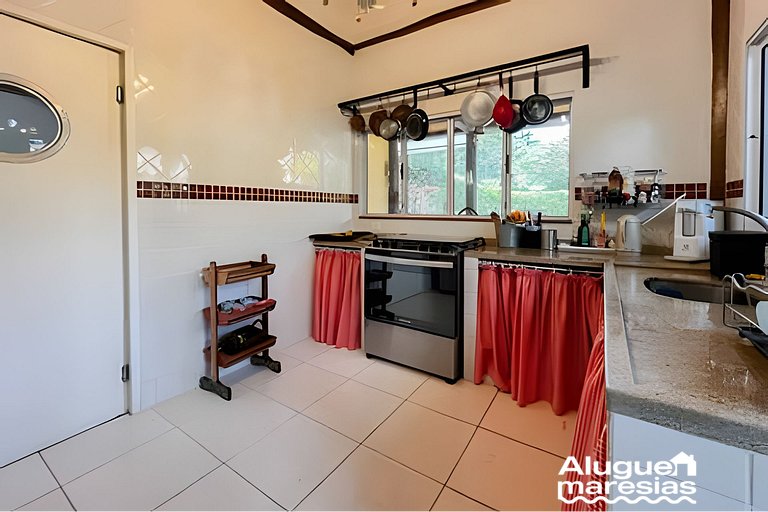 Private pool, 3 suites with air conditioning