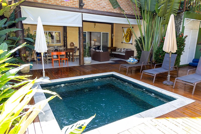 Private pool, 3 suites with air conditioning