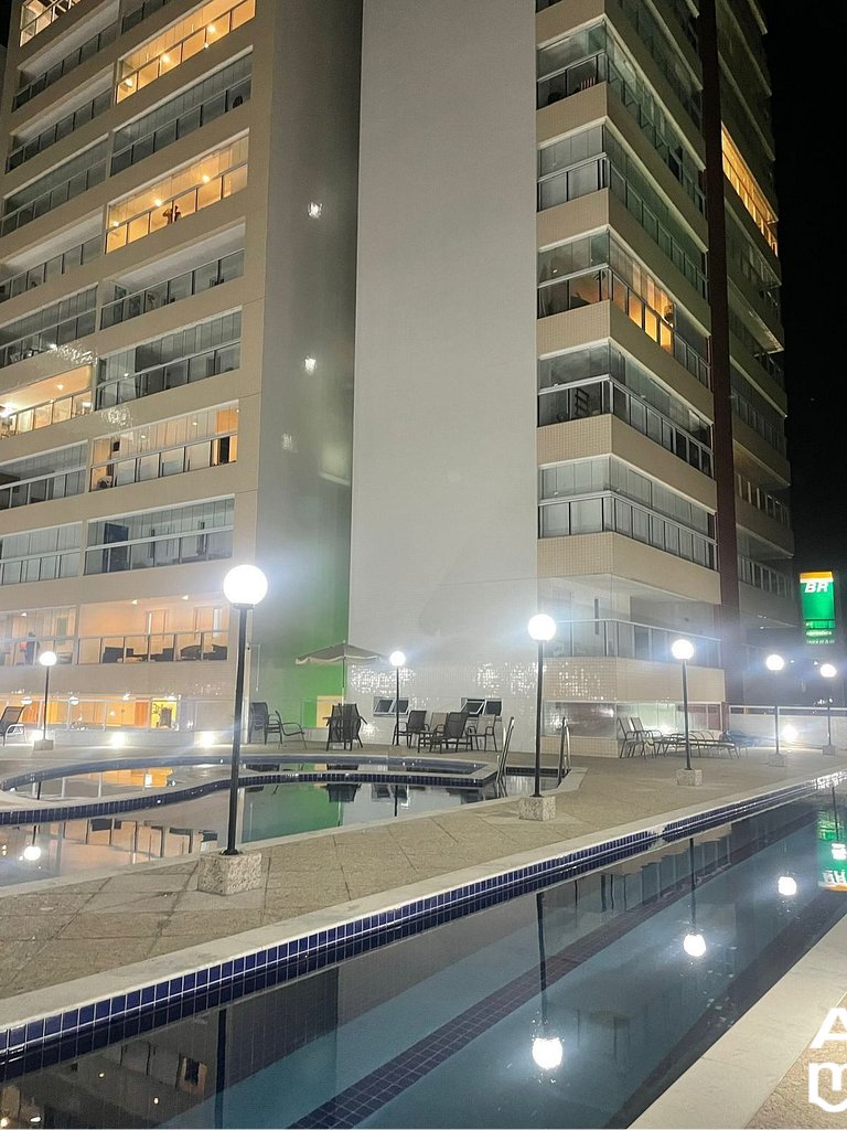 250m do mar, Piscina e Roupas de Cama