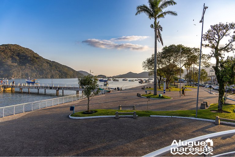 250m from the sea, swimming pool and bed linen