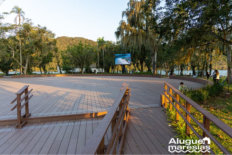 250m from the sea, swimming pool and bed linen