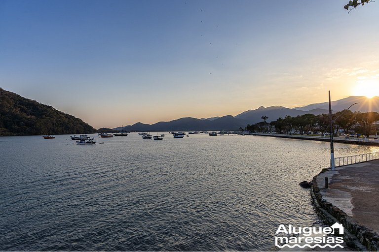 250m from the sea, swimming pool and bed linen