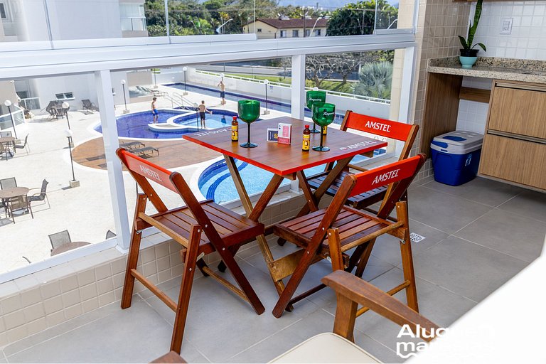 A 250m del mar, piscina y ropa de cama.