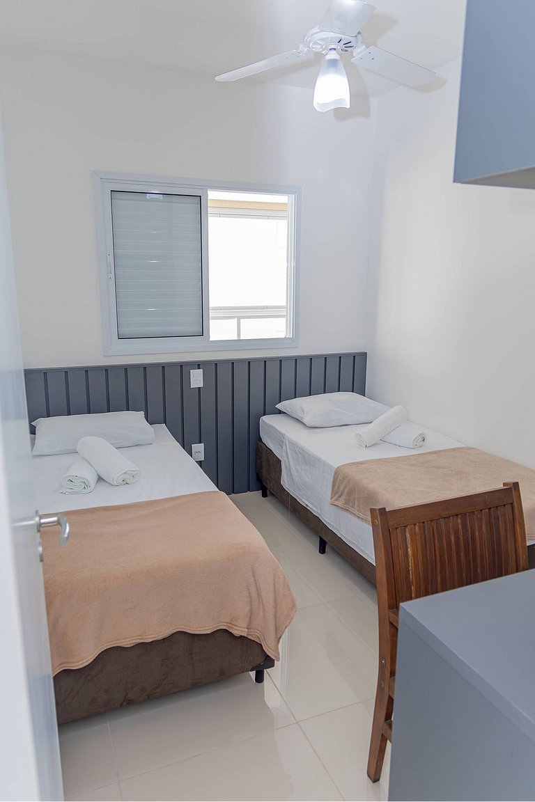 A 250m del mar, piscina y ropa de cama.
