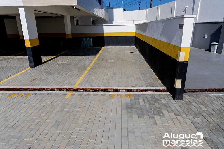 A 250m del mar, piscina y ropa de cama.