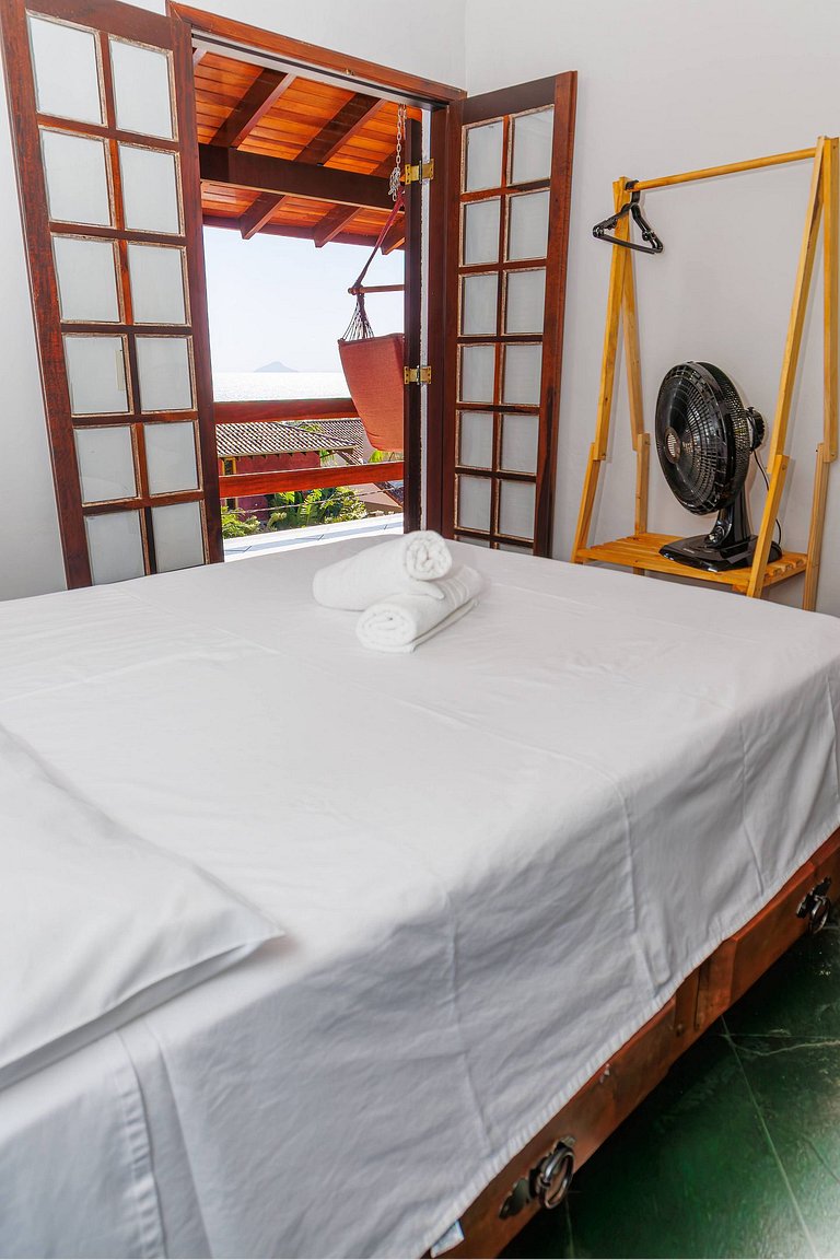 Unique view | bed linen and bath towels