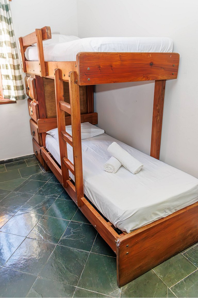 Vista única | 6 dorm c/ Roupa Cama&Banho