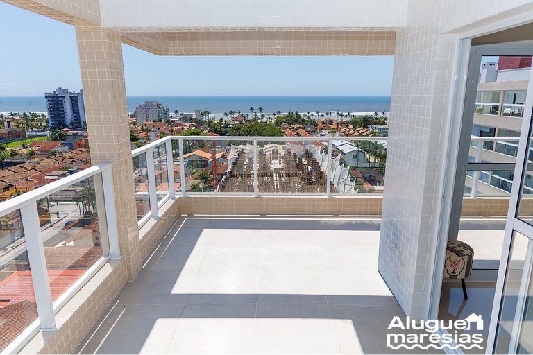 A 250m del mar, piscina y ropa de cama.